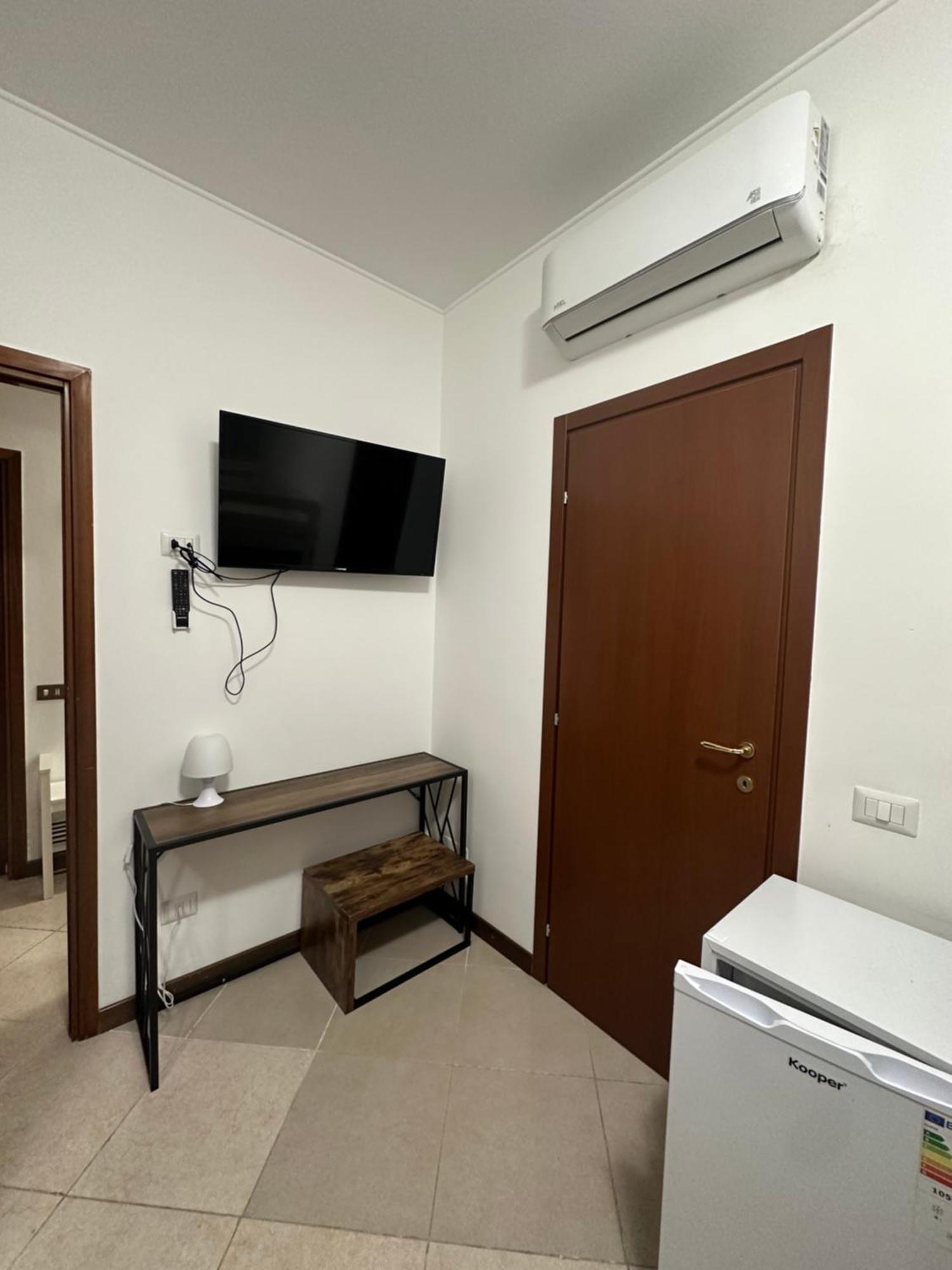 Gigli, Rooms Con Cucina In Comune E Terrazza Milano Dış mekan fotoğraf