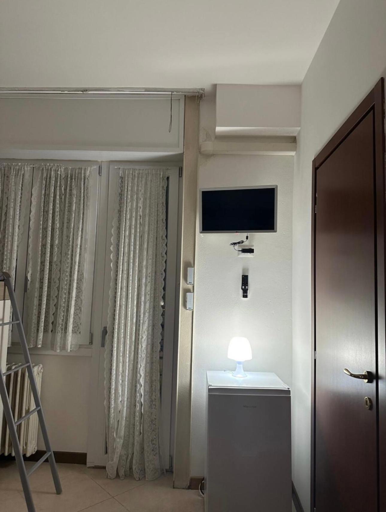 Gigli, Rooms Con Cucina In Comune E Terrazza Milano Dış mekan fotoğraf